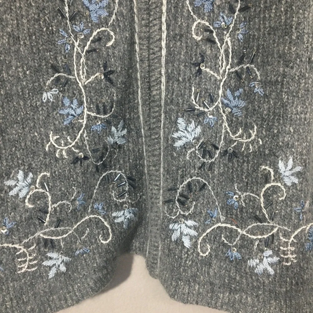 Dressbarn Gray Beaded Embroidered Zip Up Cardigan Sweater Size‎ M Angora Silk
